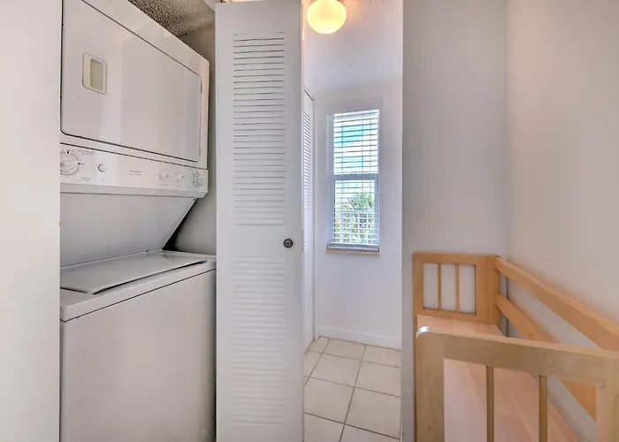 Apartment Hamilton House 301